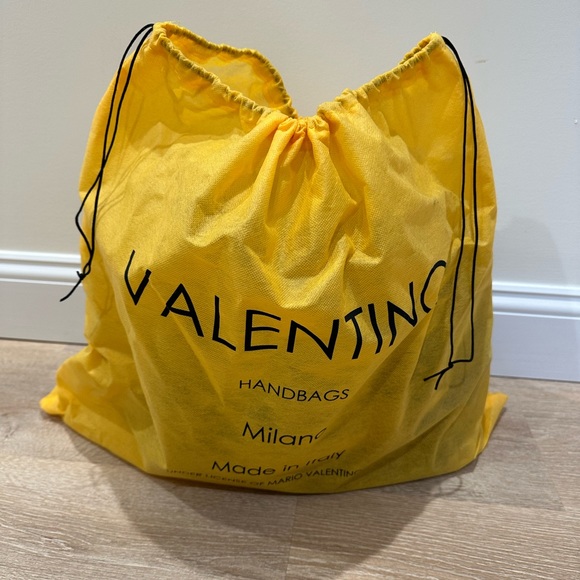 Valentino Estelle Rock Studded Pebbled Leather Black Tote Shoulder Bag - Picture 14 of 14